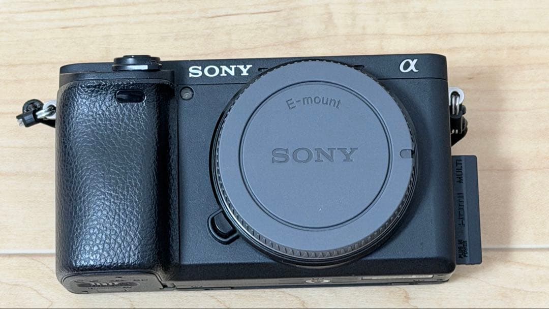 【美品】SONY α6400 + 18-135mmレンズキット箱・説明書あり
