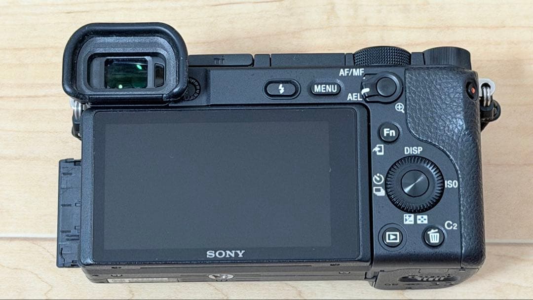 【美品】SONY α6400 + 18-135mmレンズキット箱・説明書あり