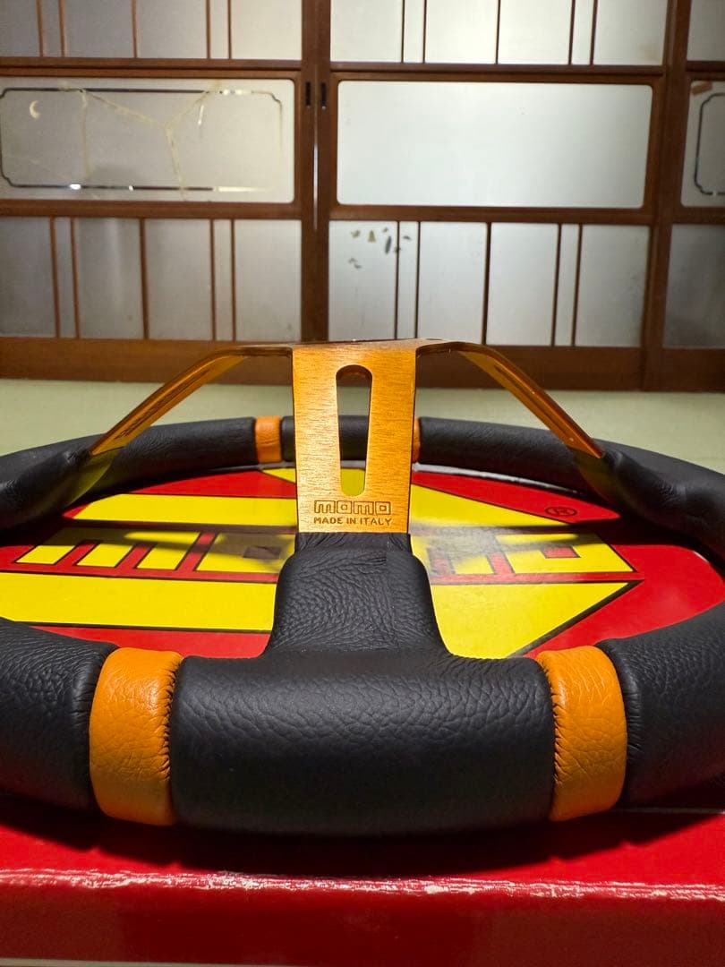 momo DRIFTING ステアリングホイール