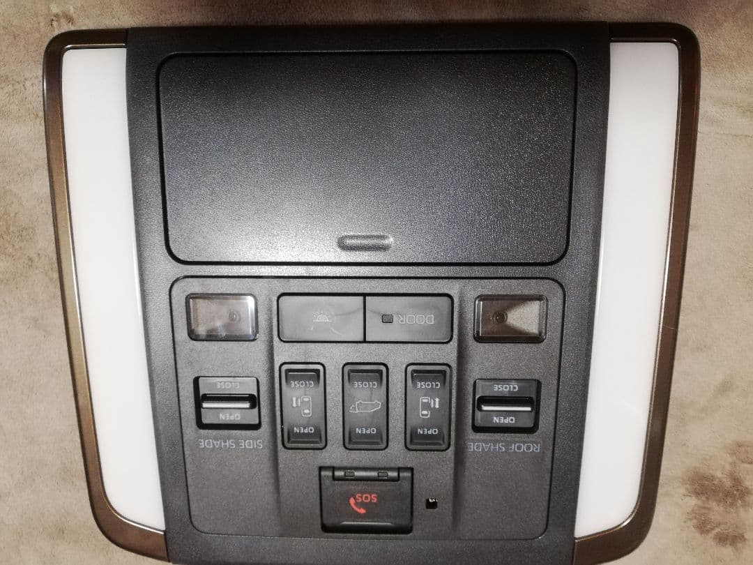 40アルファード・ヴェルファイア　フロントルームランプASSY