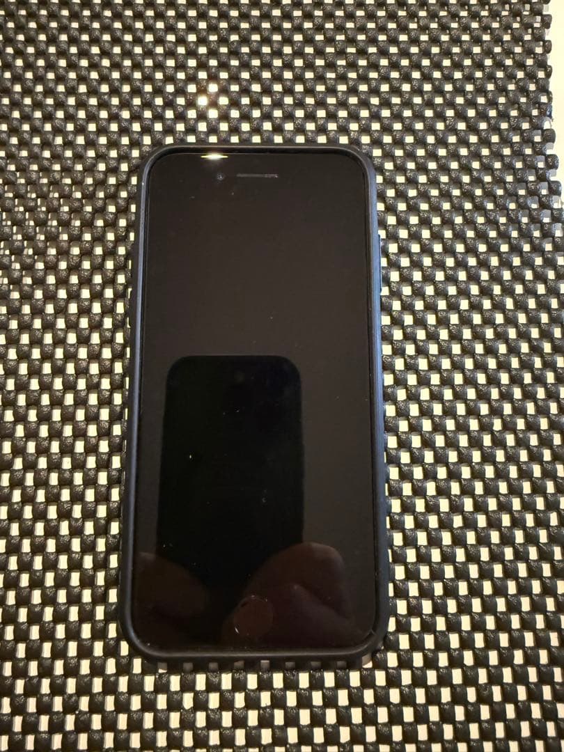 Apple iPhone SE第３世代 ミッドナイト64G SMフリー