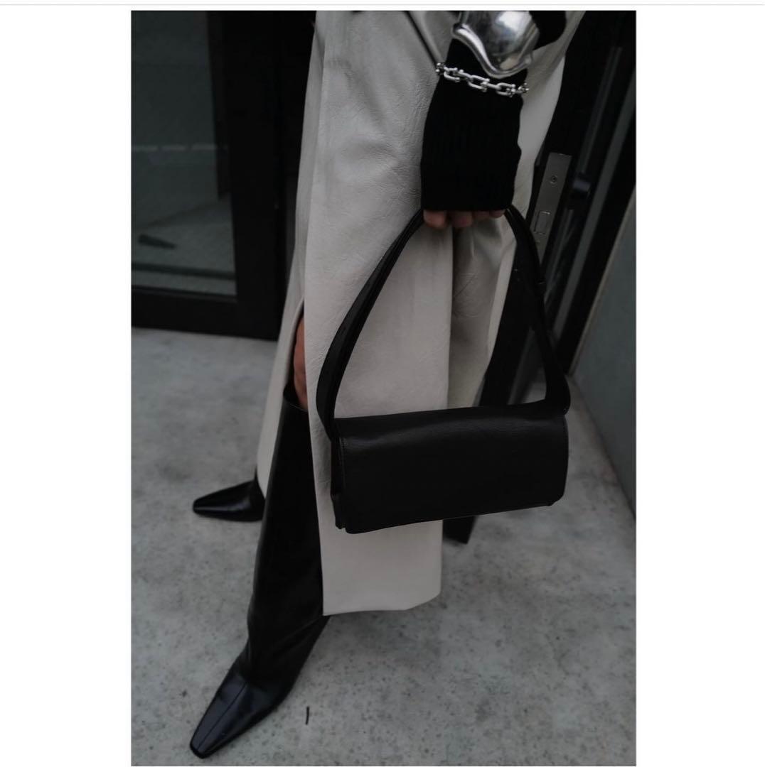 【ETORE TOKYO】ディアスキンボディバッグ