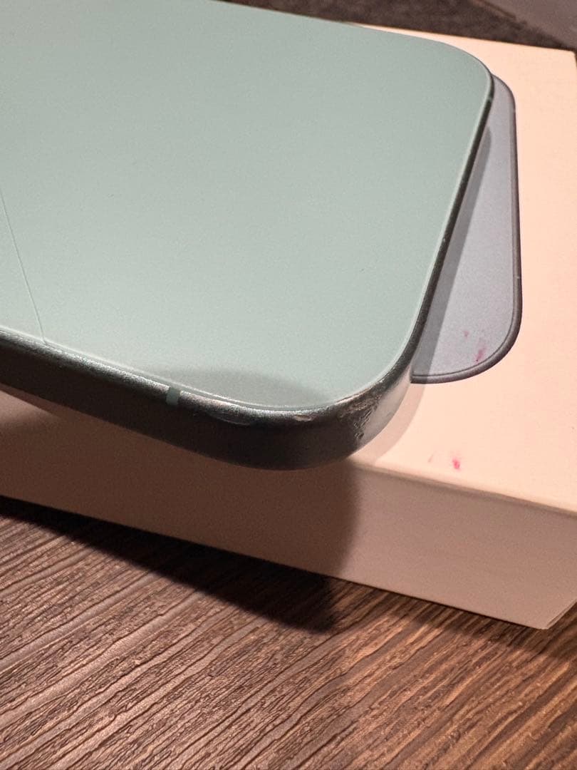 ひび割れあり iPhone16/ 128GB/ ティール