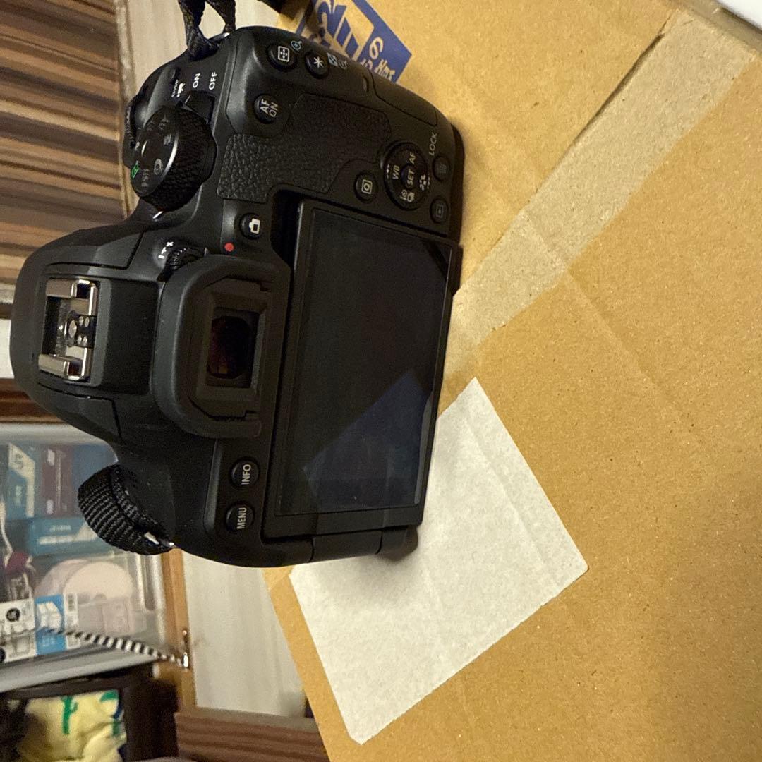 Canon EOS KISSx10i一眼レフカメラ 本体 バッテリー 説明書