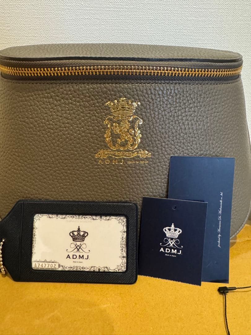 ADMJクロスボディバッグ