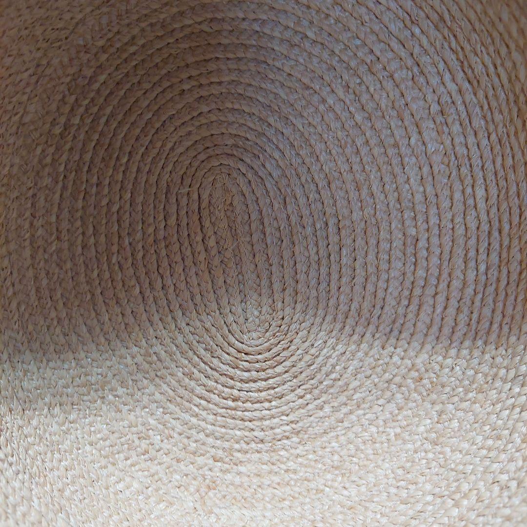 つばの形が可愛いヘレンカミンスキー ラフィア・麦わら帽子