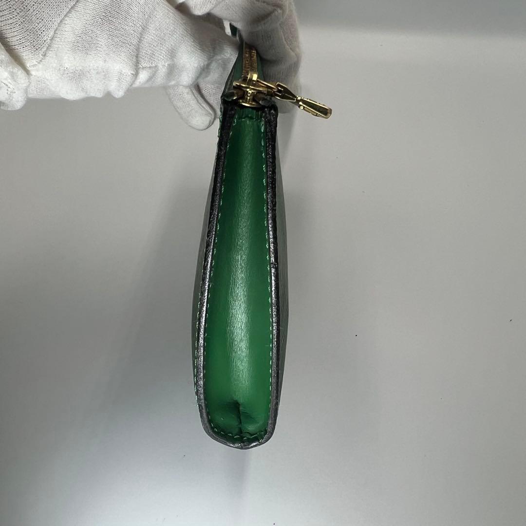 ルイヴィトン エピ ポシェット クラッチ 緑