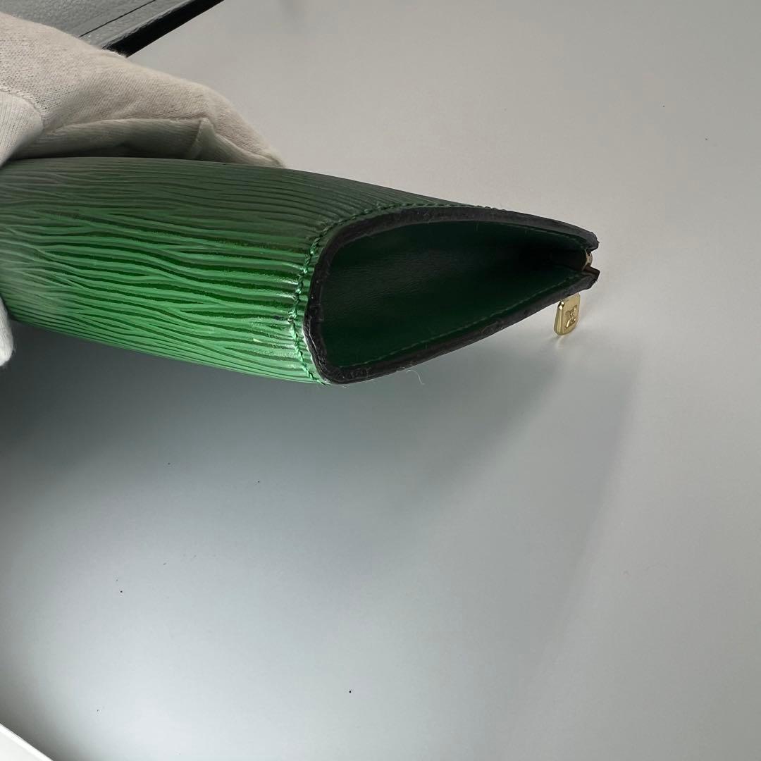 ルイヴィトン エピ ポシェット クラッチ 緑