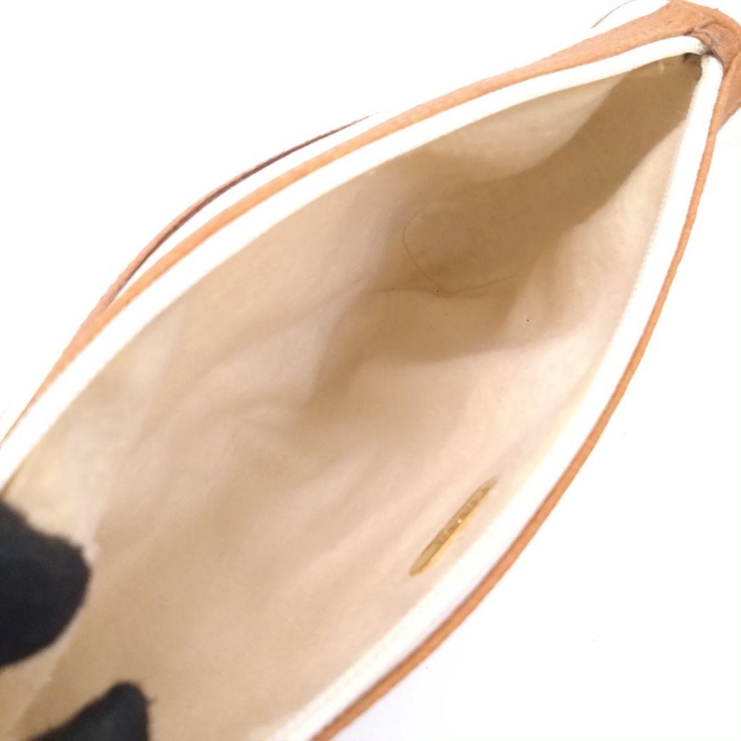 【美品】GUCCI 希少 クラッチバッグ セカンド ポーチ GGプラス総柄 白