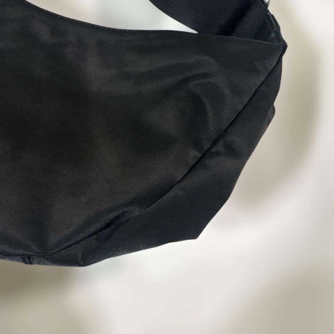 超美品ラシット ナイロン ラウンドショルダーバッグ 金具シルバー