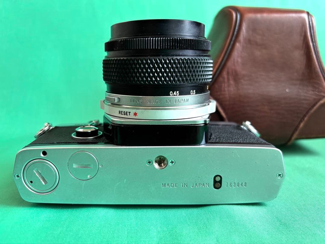 ★ OLYMPUS OM-2 (革ケース付)+ ★ 標準レンズ 50mm