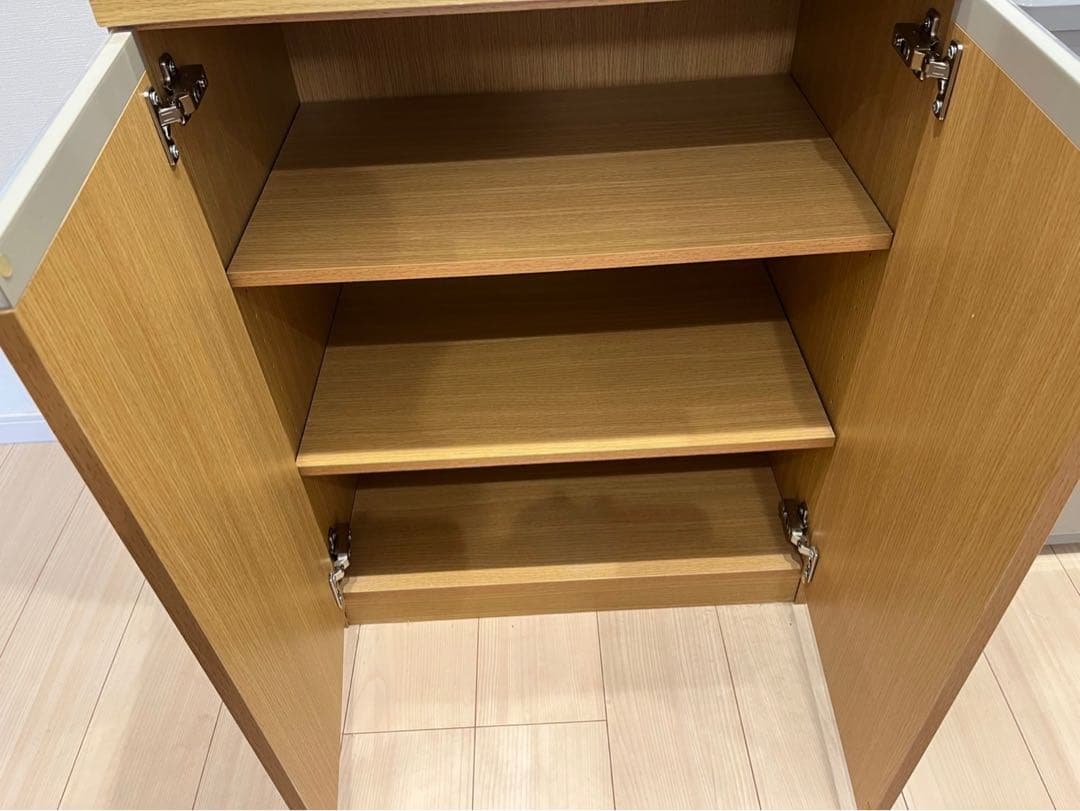 食器棚　ニトリ　イケア　木目調 食器棚 ガラス扉付き　台所