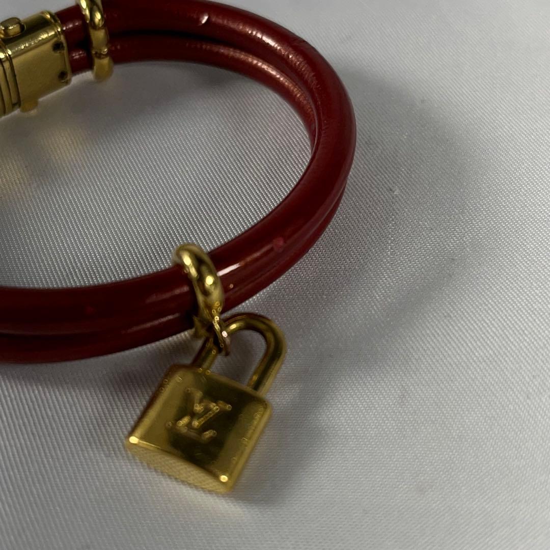LOUIS VUITTON 赤 パテントレザー バングル キープイットカデナ