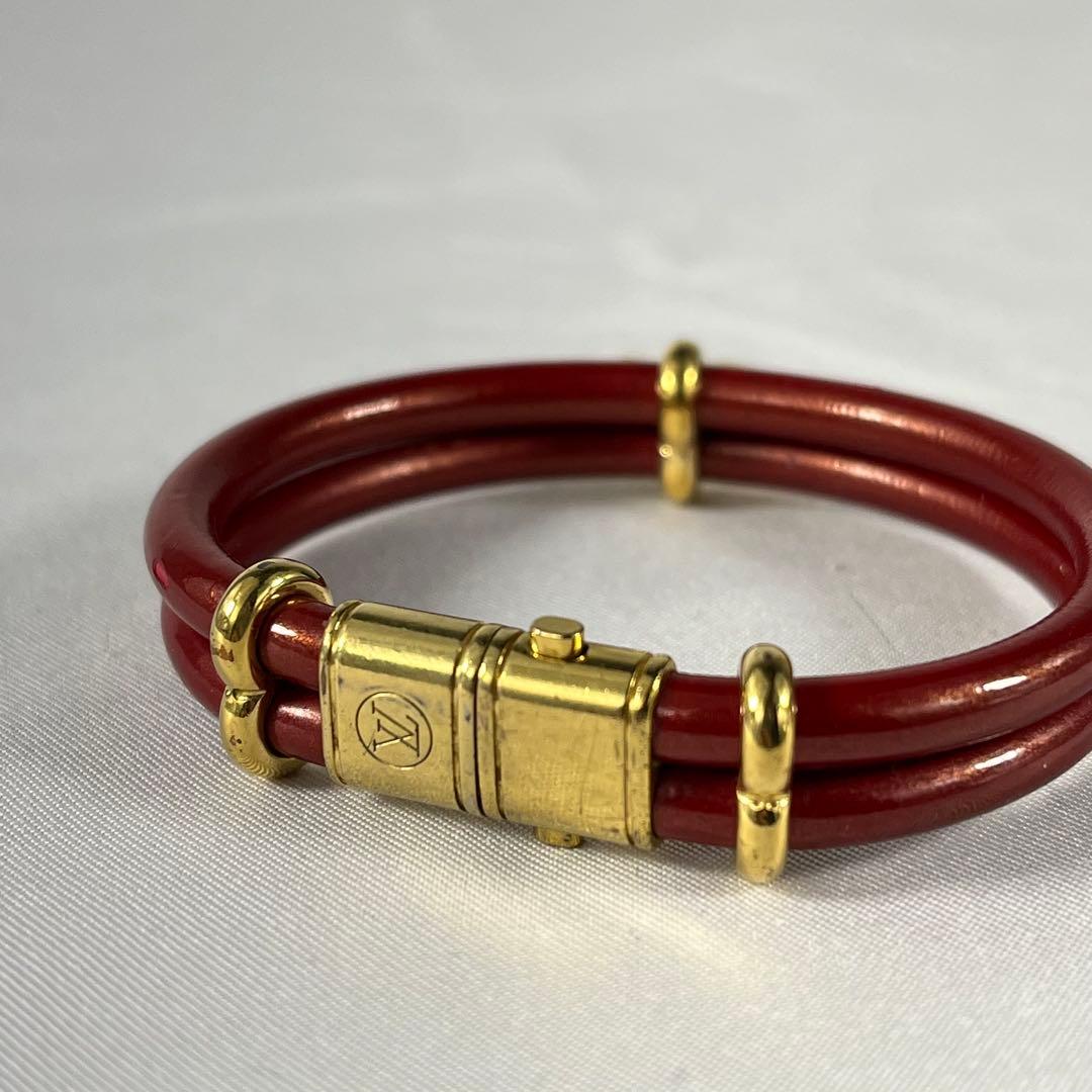 LOUIS VUITTON 赤 パテントレザー バングル キープイットカデナ