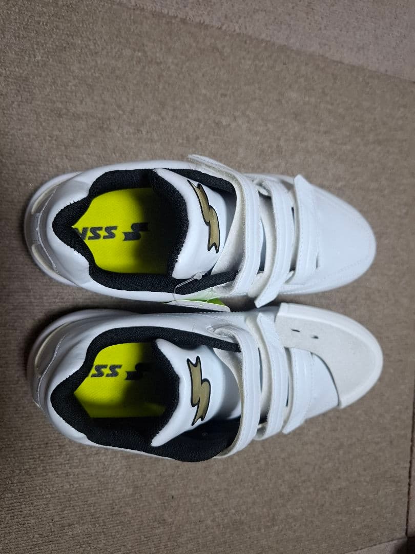 SSK スパイク ホワイト ベルクロ　金具