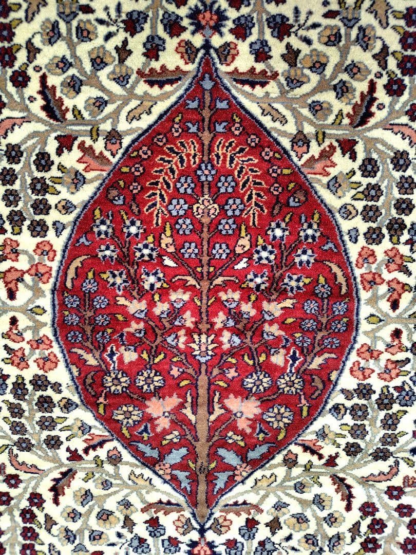 【フラワーワンド】パキスタンヴィンテージウール絨毯　赤いアーモンド　魔法草