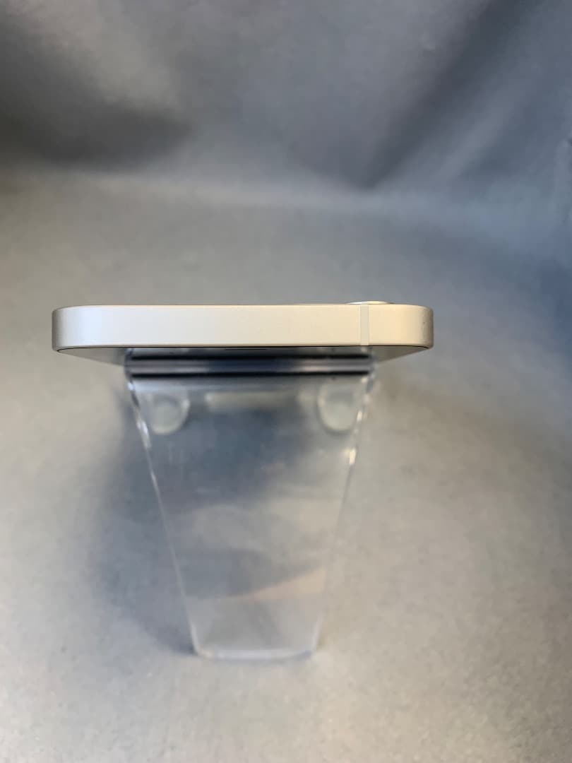 超美品　国内版　SIMフリー　iPhone12 64GB ホワイト色