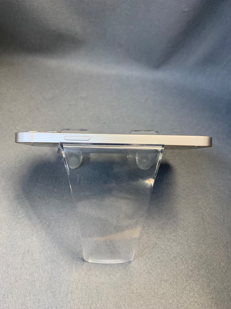 超美品　国内版　SIMフリー　iPhone12 64GB ホワイト色