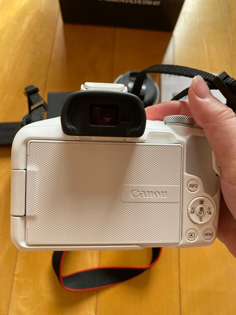 Canon EOS R50 ホワイト 本体と付属品
