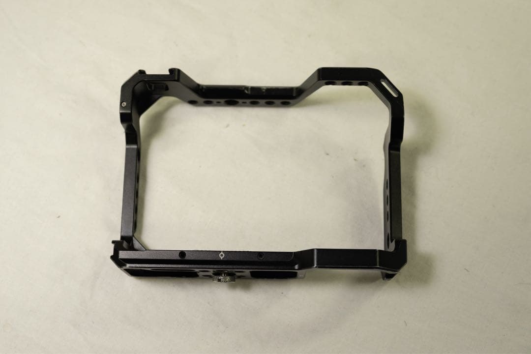 Canon EOS R5 本体　キズあり　バッテリーとチャージャーなし