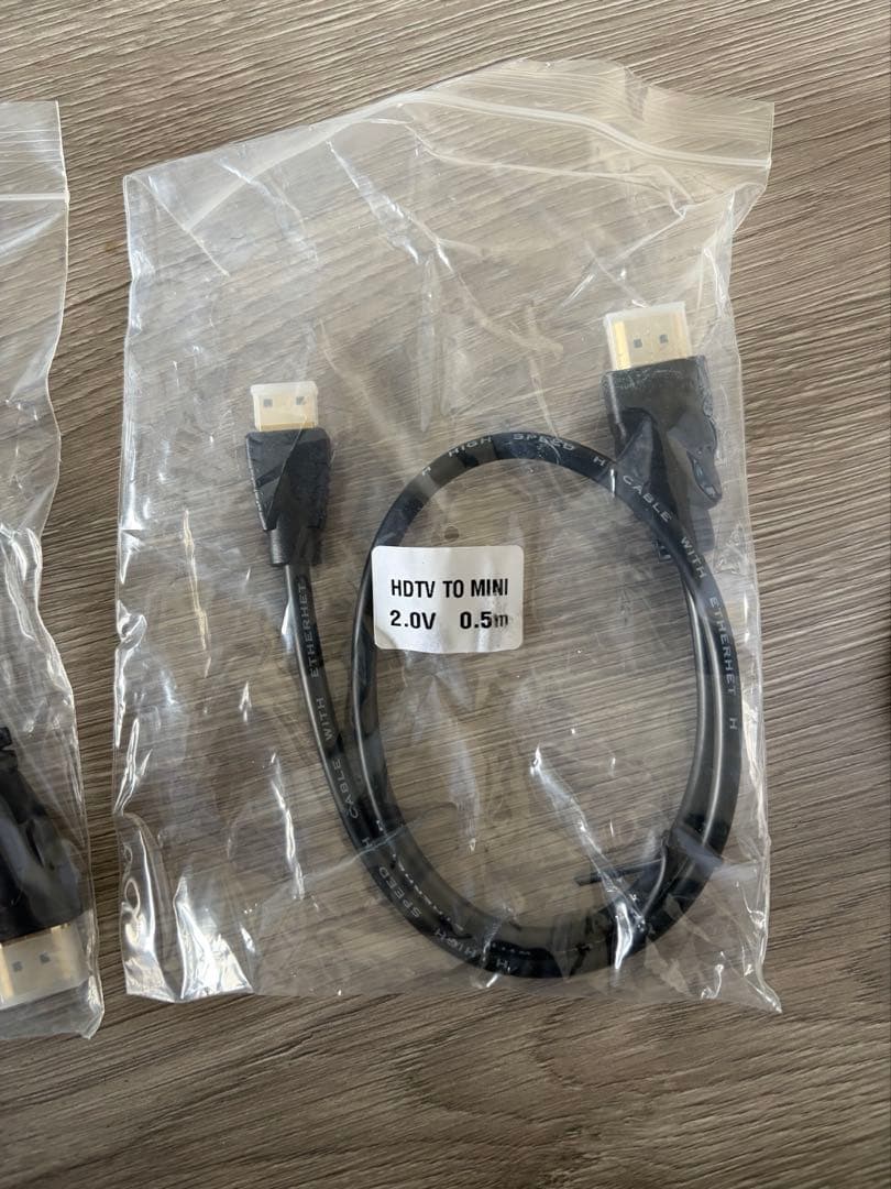 NEEWER F700 カメラモニターマウント付