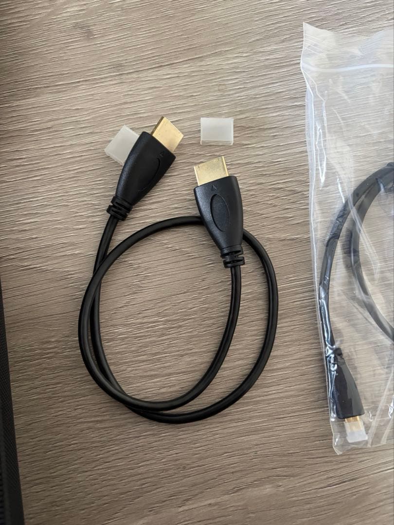 NEEWER F700 カメラモニターマウント付