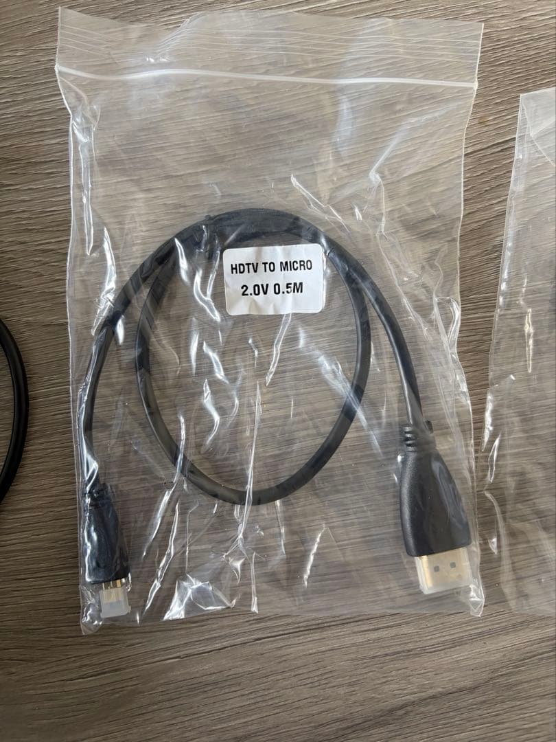 NEEWER F700 カメラモニターマウント付