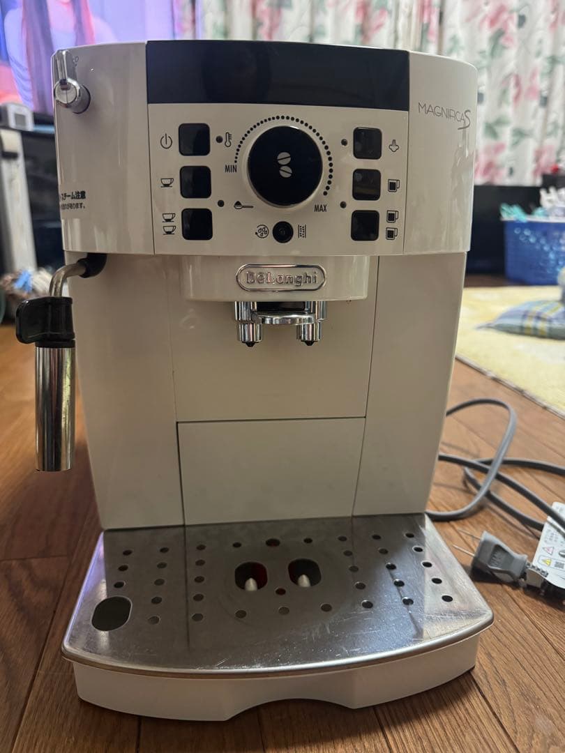 デロンギ　マグニフィカS ECAM22112W