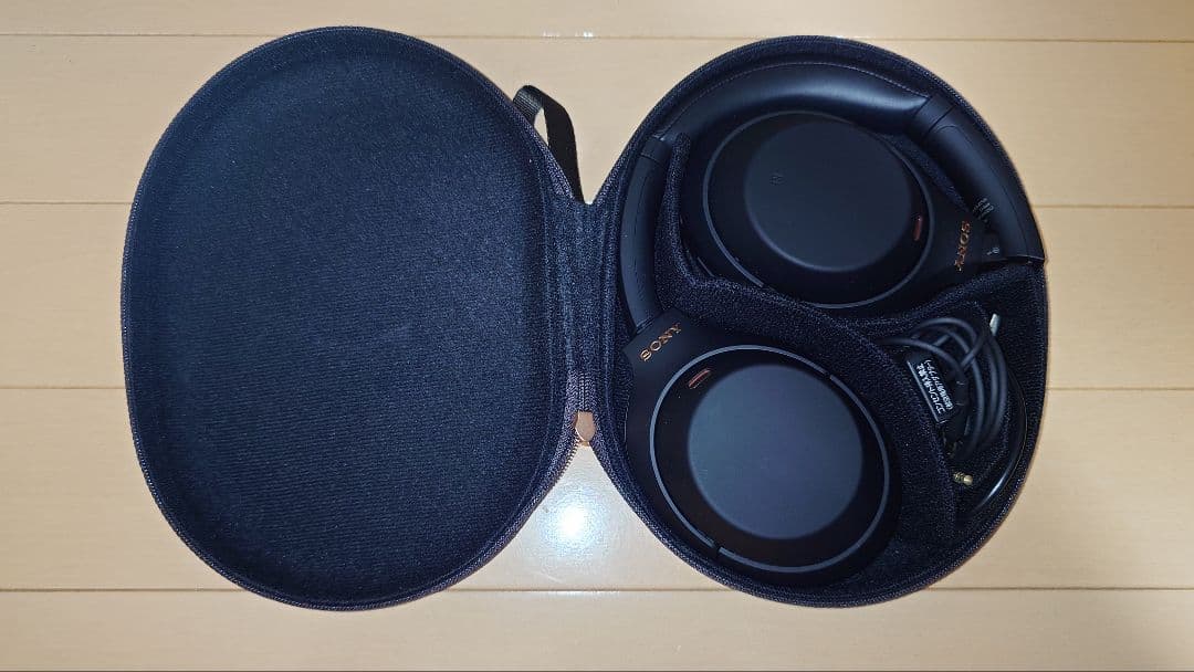 ソニー　ワイヤレスヘッドホン　WH-1000M4
