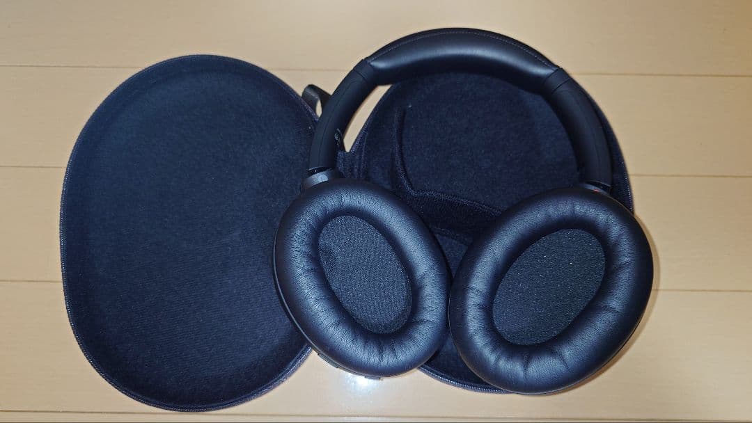 ソニー　ワイヤレスヘッドホン　WH-1000M4