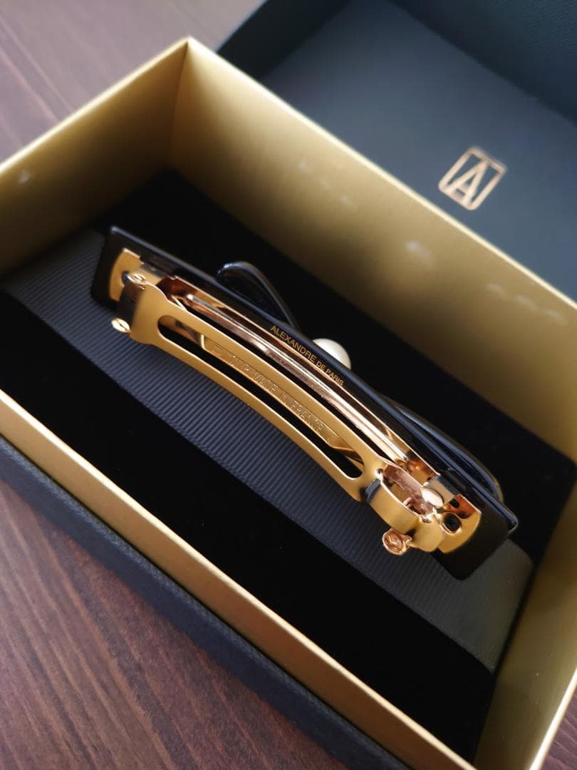 【美品】アレクサンドルドゥパリ パール&スワロフスキー 上品バレッタ