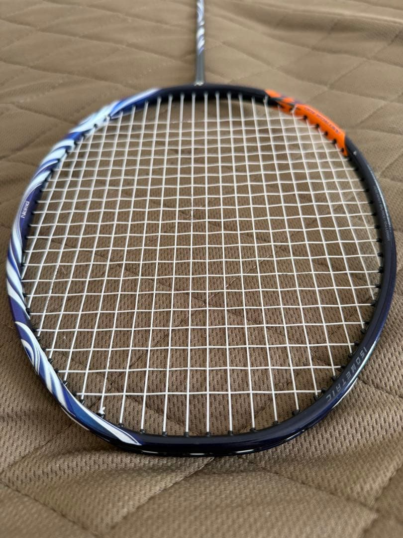 YONEX アストロクス100zz ダークネイビー　3UG5 美品