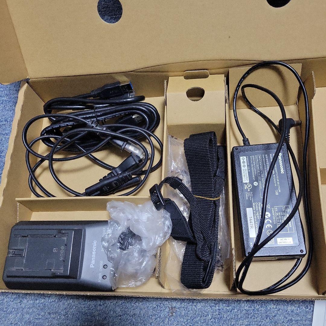 Panasonic HC-X1000 4Kビデオカメラ　純正バッテリー3個付き