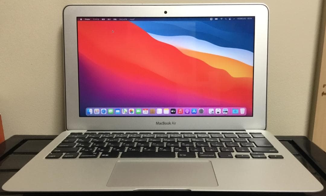 MacBook Air11インチ、macOSとWindowsの選択可能