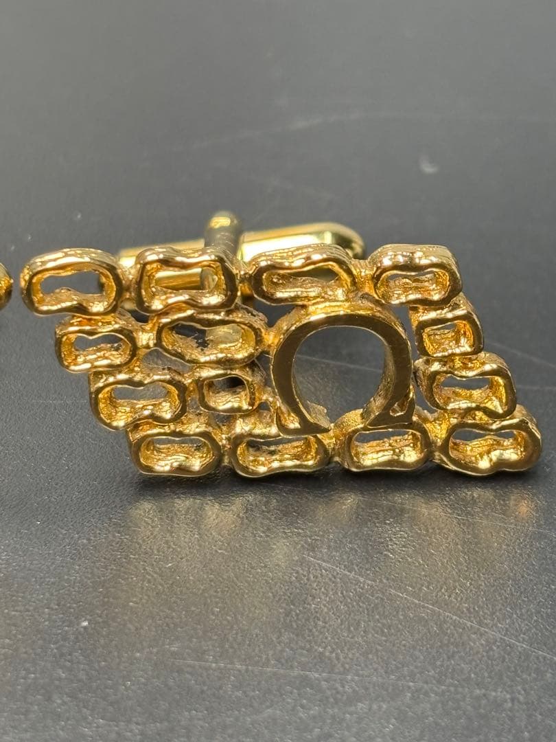 【希少品】オメガ OMEGA Ω 立体ロゴカフス カフリンクス ゴールド ボタン