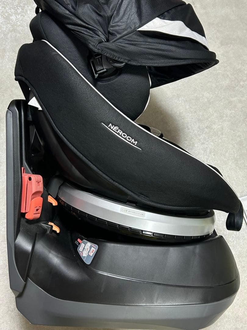 【美品】Combi ネルーム エッグショック NF-600 チャイルドシート