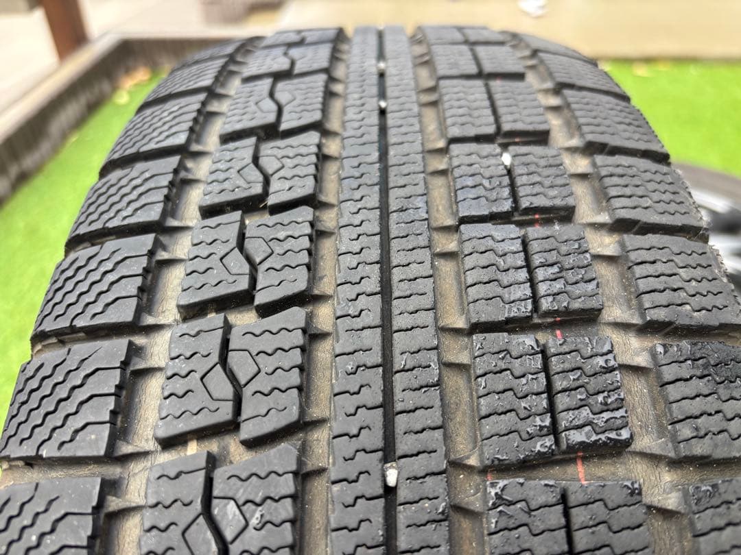 215/70R16 スタッドレスタイヤ＋ホイール　4本セット