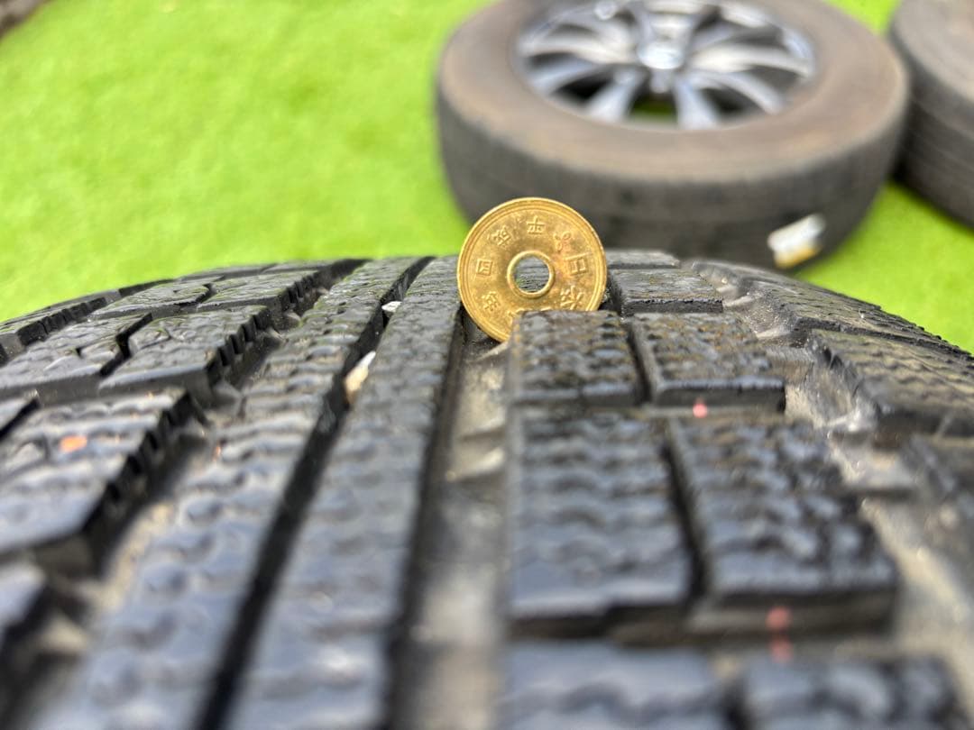 215/70R16 スタッドレスタイヤ＋ホイール　4本セット