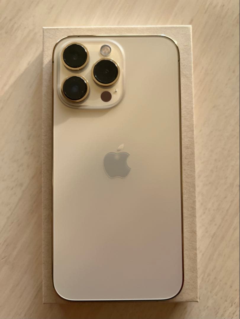 『美品』Apple iPhone 13 ゴールド本体+moftスタンド