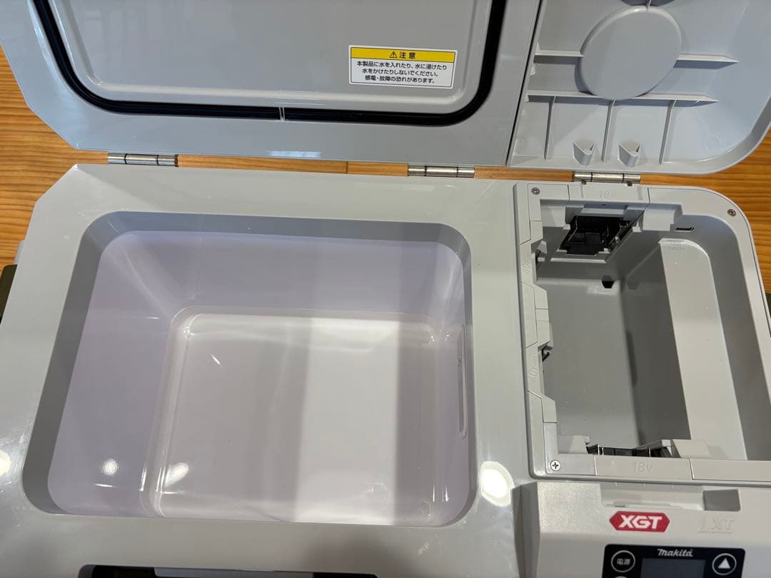 Makitaポータブル冷蔵庫 CW001Ｇ＋バッテリー18v６.0ah2個付美品