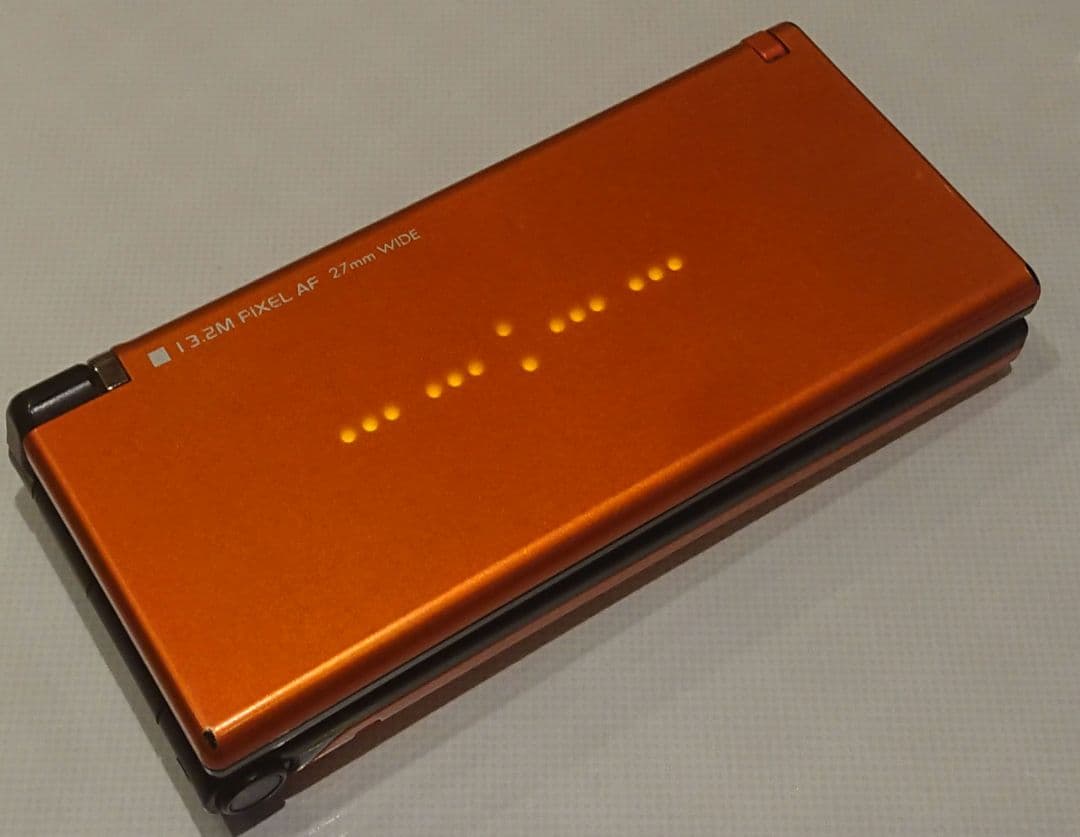 ドコモ docomo P-04B オレンジ ガラケー ゲーム ガンダム 携帯