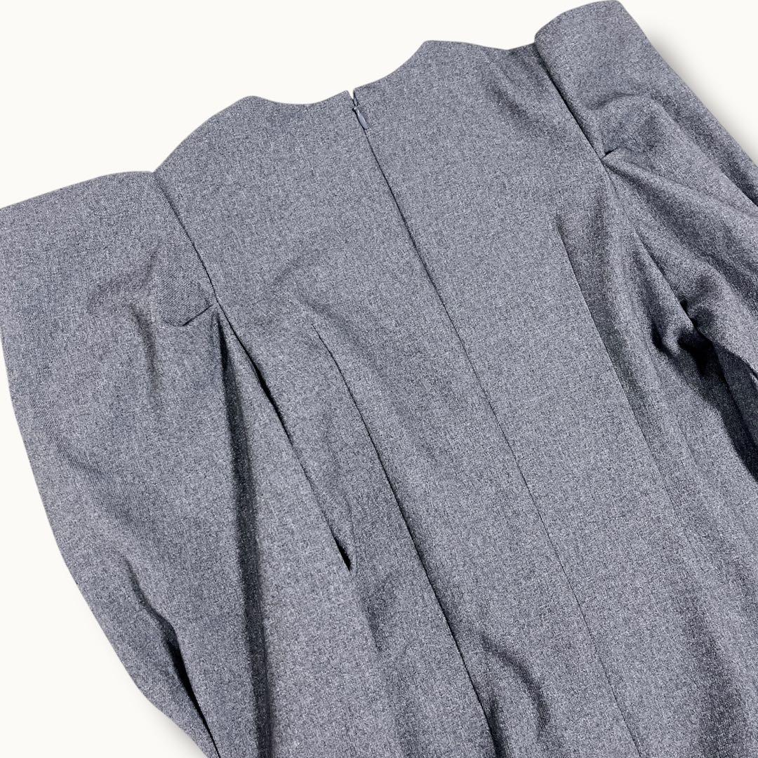 【専用】とんがりトップス　グレー　パフスリーブ　長袖 サイズ2