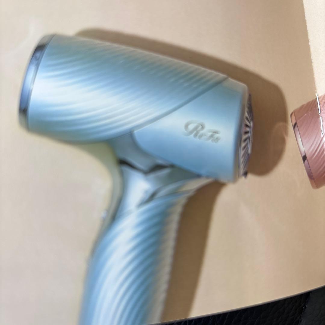 リファ最新ドライヤーSEプロ。 新品未使用。ブルー color。