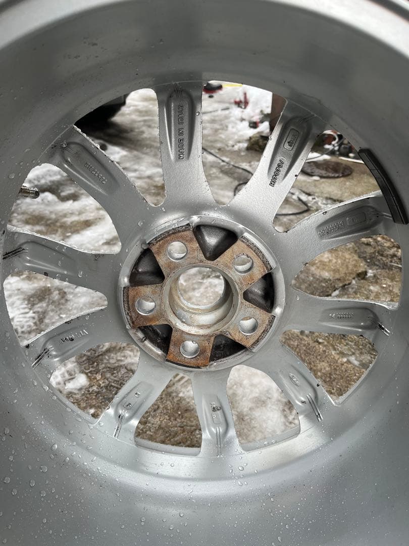 ジャガー　E-PACE Bridgestone 235/65R17 スタッドレス