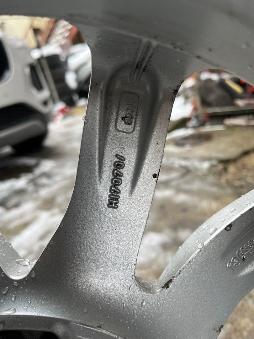 ジャガー　E-PACE Bridgestone 235/65R17 スタッドレス