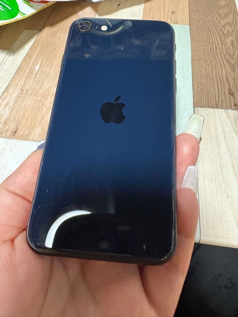 iPhone SE (第3世代) 本体