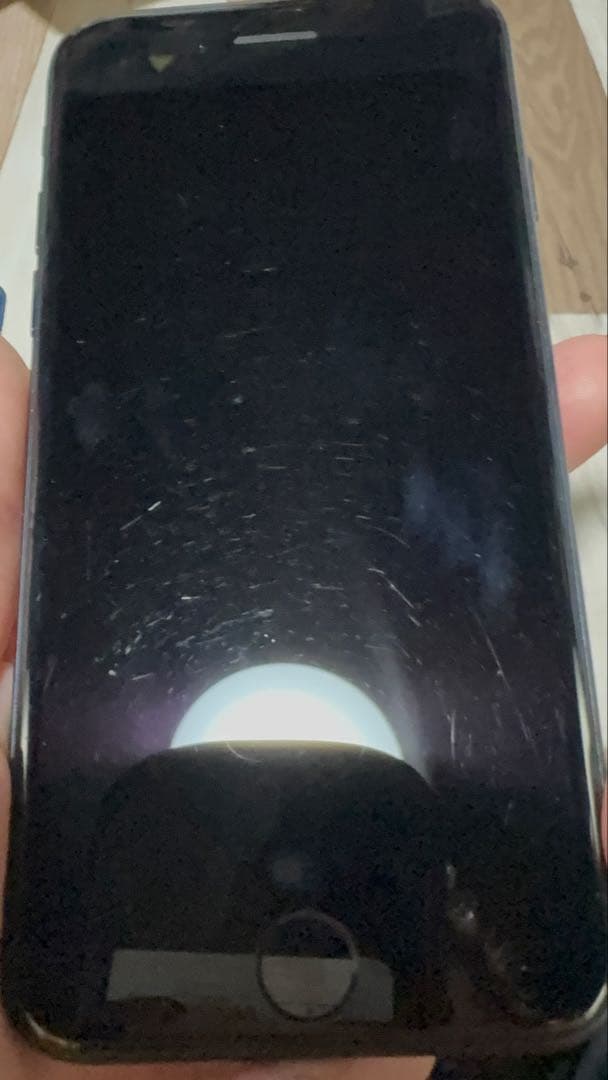 iPhone SE (第3世代) 本体