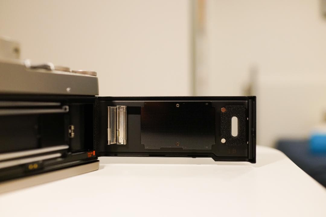 フィルムカメラ Konica HEXAR RF Limited + Zeiss ZM 35 F2