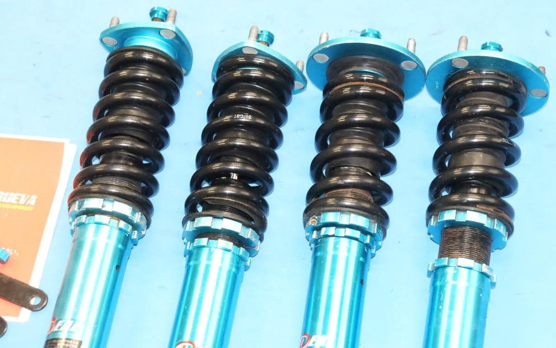 高校生　クラウン AWS210 GRS200 GRS204 車高調