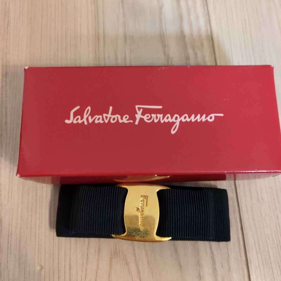 Salvatore Ferragamo ブラックリボンヘアクリップ